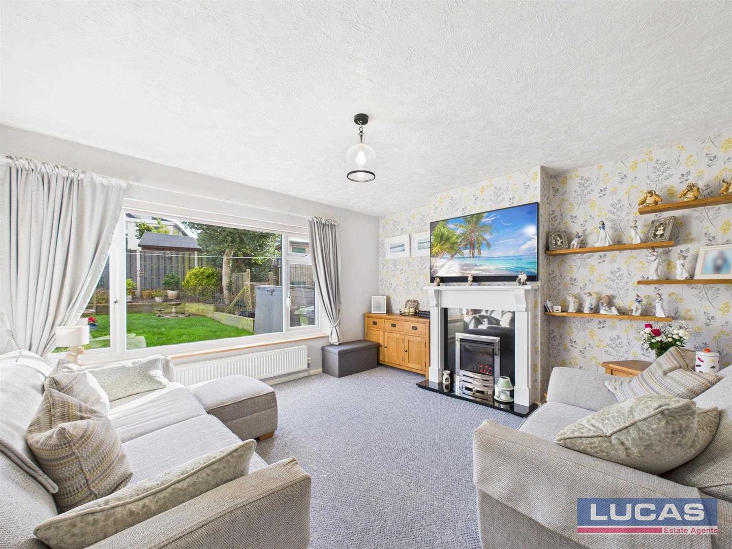 24 Lon Y Wennol, Llanfairpwll